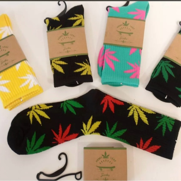 Two Pair of Pot Leaf Crew Length Pot Leaf Socks Brand New!! - Picture 10 of 13